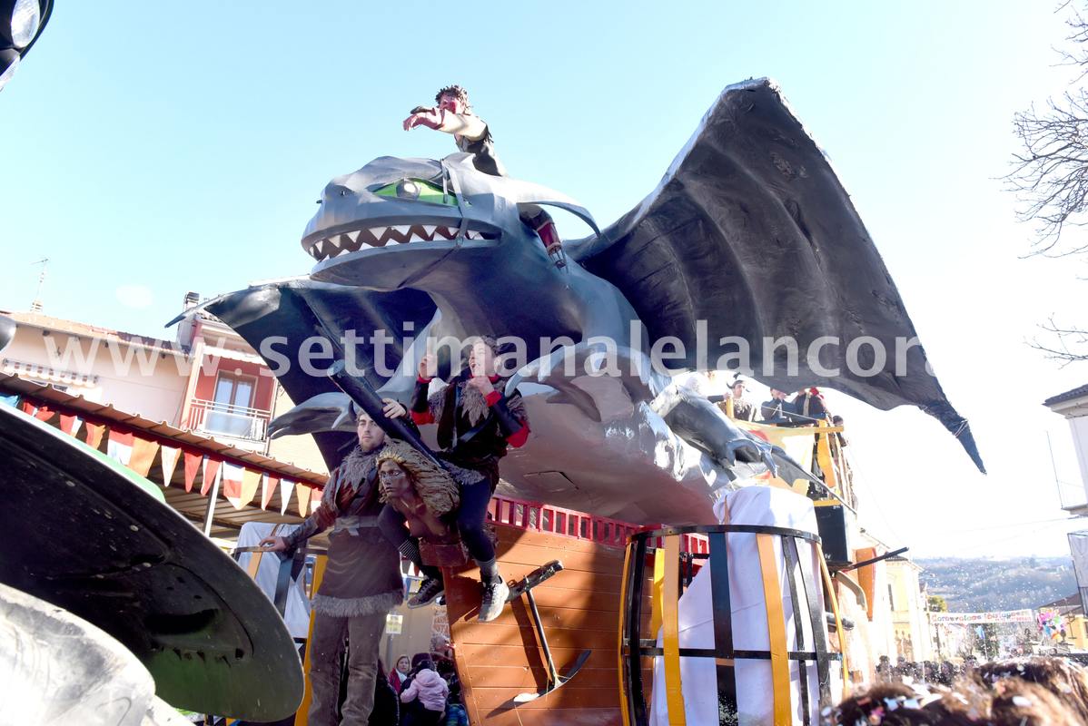 Carnevalone bitagnese 2018 - alcuni momenti della sfilata