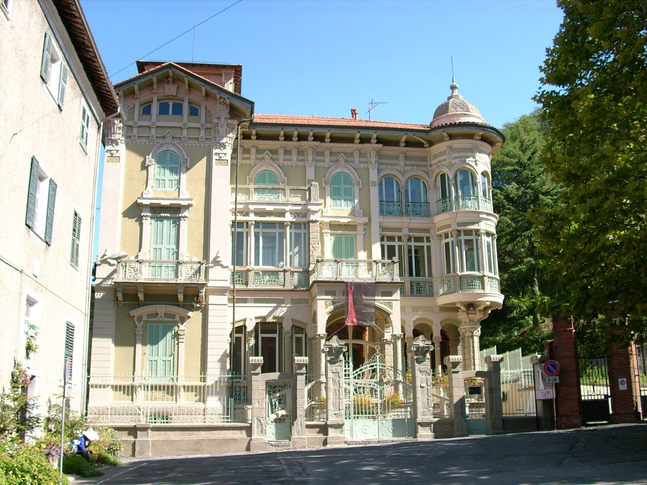 Villa Rosa di Altare, museo arte vetraria