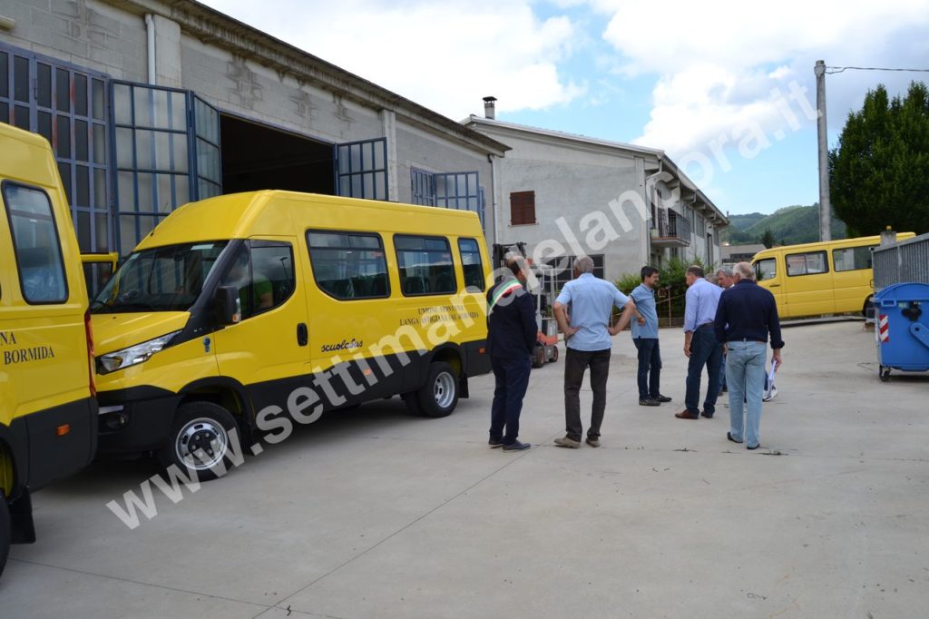 Bubbio Unione Montana Langa nuovi scuolabus