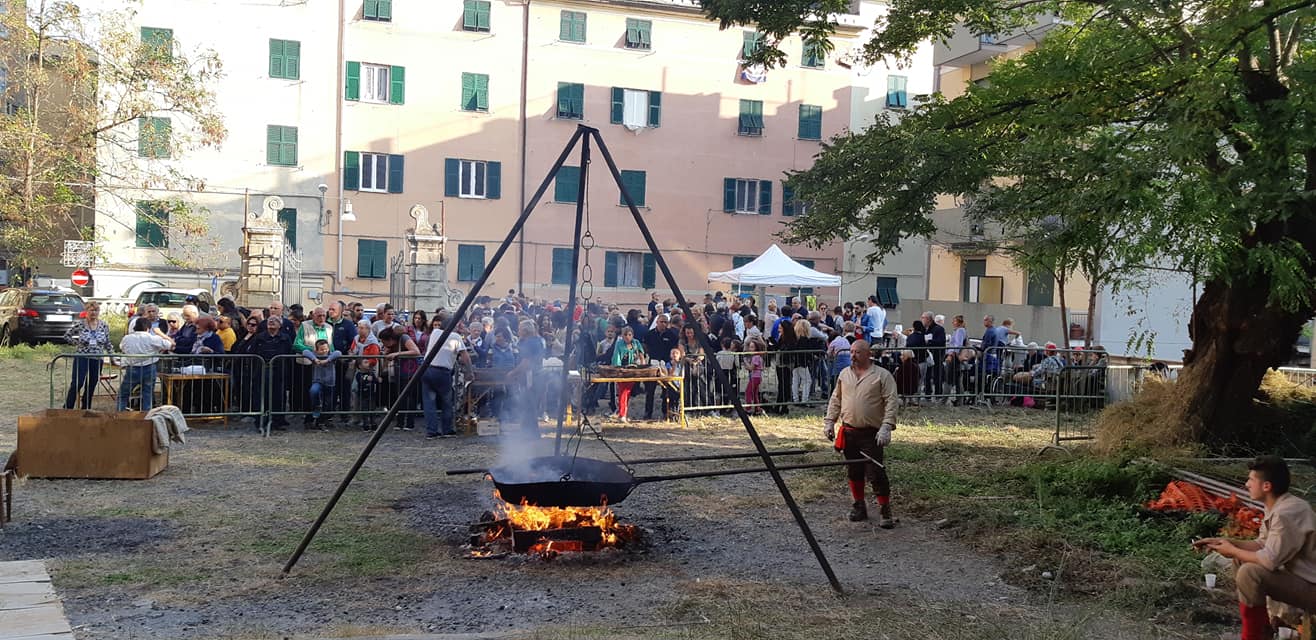 A Sampierdarena le caldarroste di Rossiglione