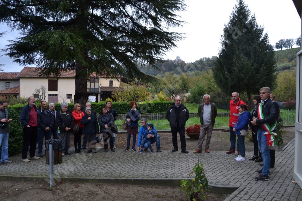 Cessole, inaugurato il defibrillatore dono della Pro Loco