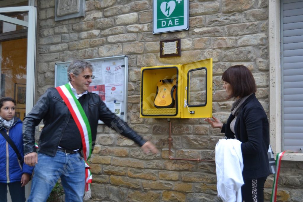 Cessole, inaugurato il defibrillatore dono della Pro Loco