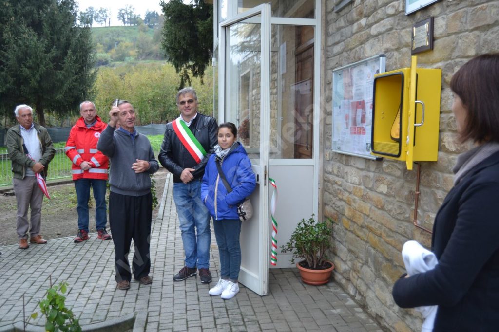 Cessole, inaugurato il defibrillatore dono della Pro Loco