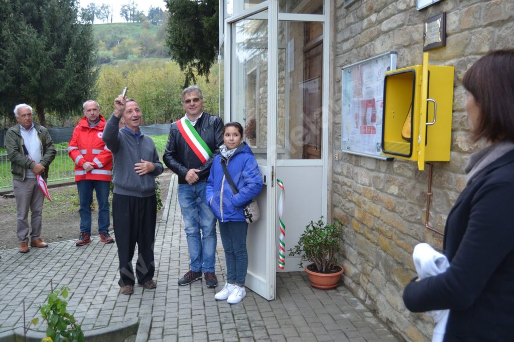 Cessole, inaugurato il defibrillatore dono della Pro Loco