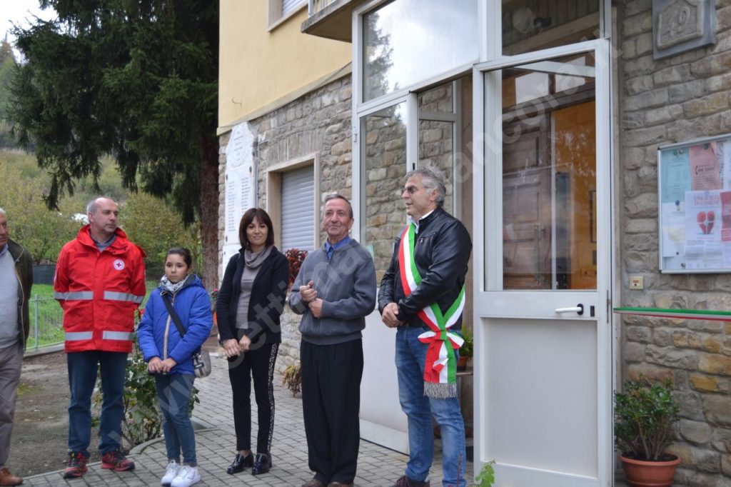 Cessole, inaugurato il defibrillatore dono della Pro Loco