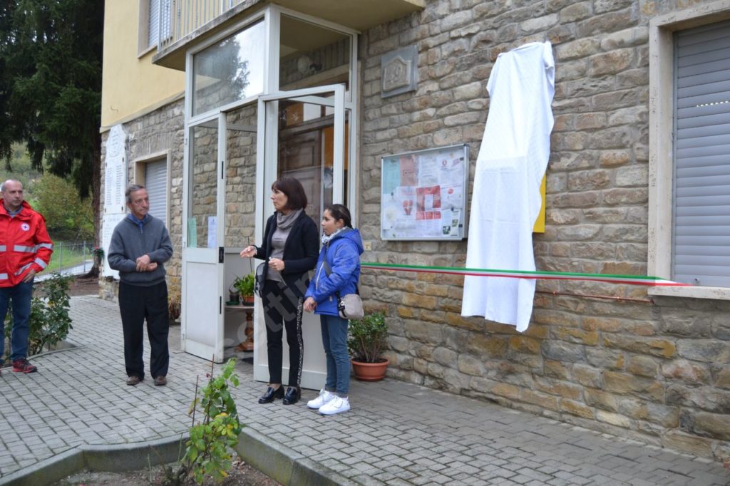 Cessole, inaugurato il defibrillatore dono della Pro Loco