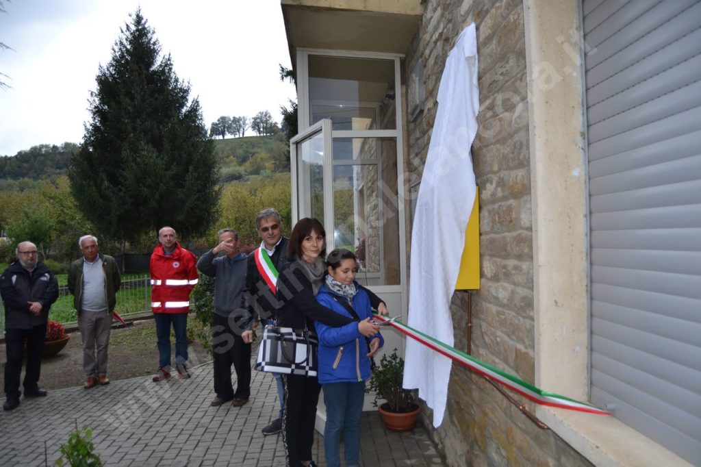 Cessole, inaugurato il defibrillatore dono della Pro Loco