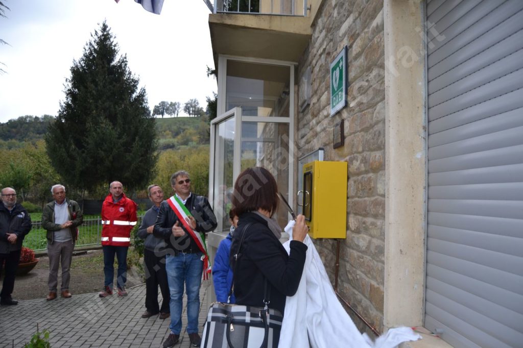 Cessole, inaugurato il defibrillatore dono della Pro Loco