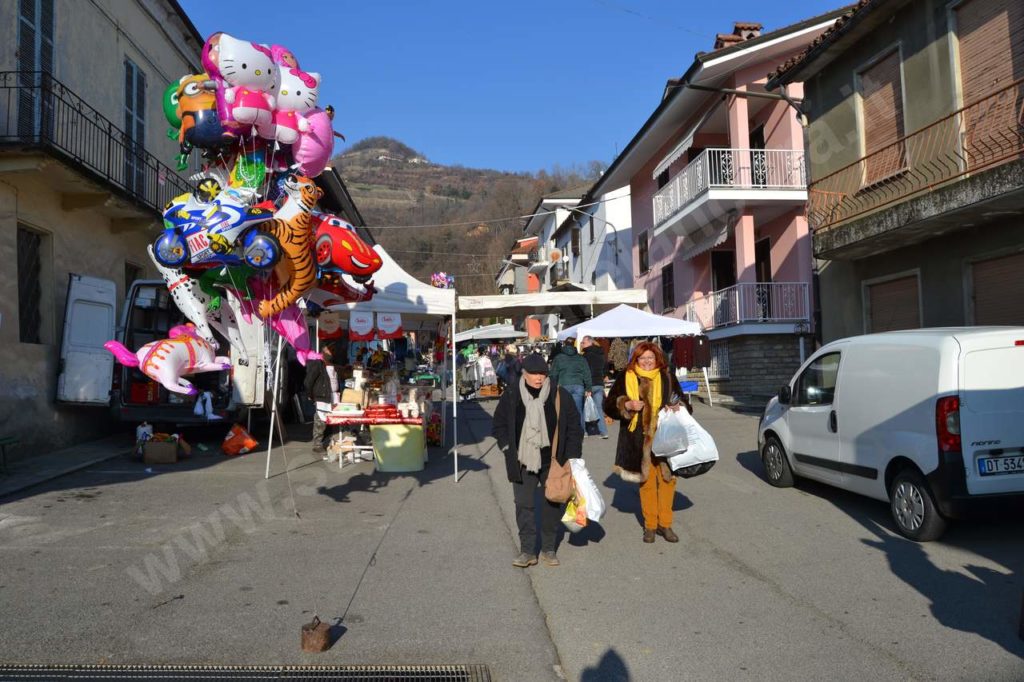 Vesime: grande fiera di Santa Lucia e del cappone nostrano