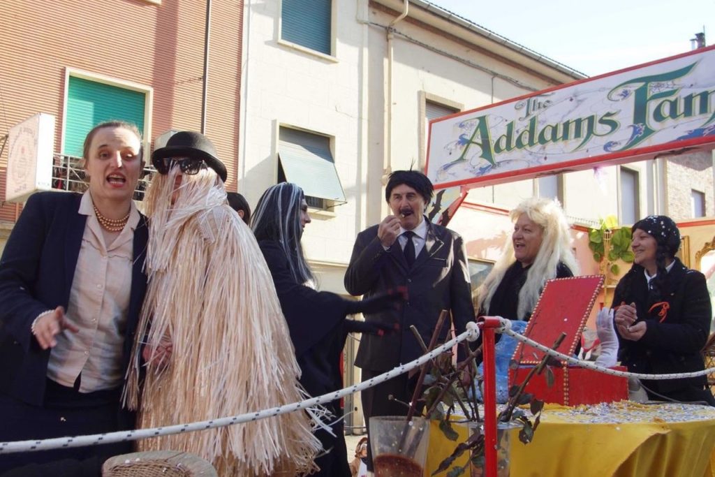 Al Carnevale del Cristo trionfa il carro di Sezzadio, 3° il carro di Castelnuovo Belbo