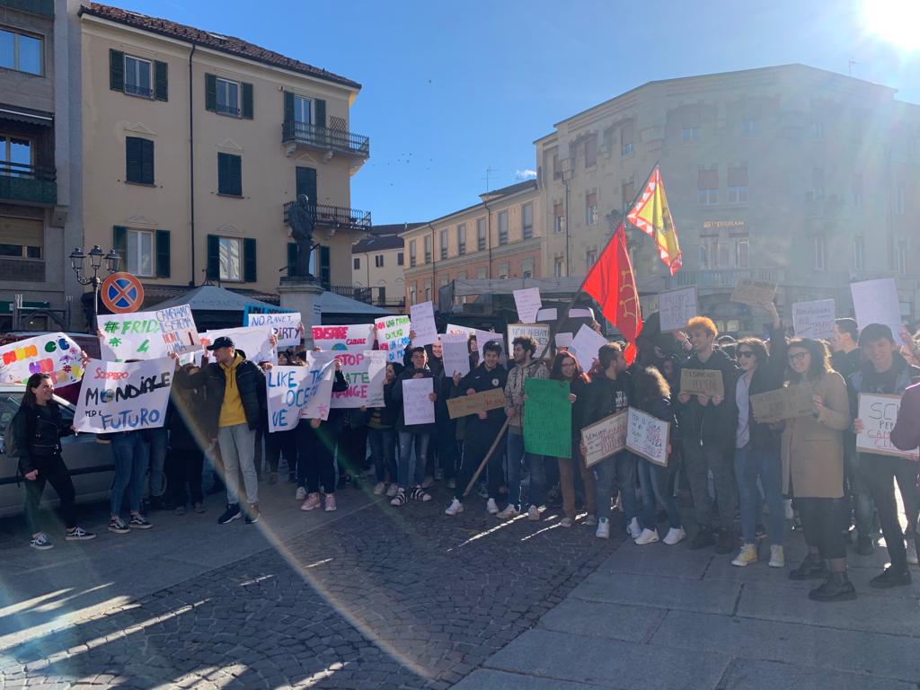 manifestazione-studenti-salvaguardia-ambiente