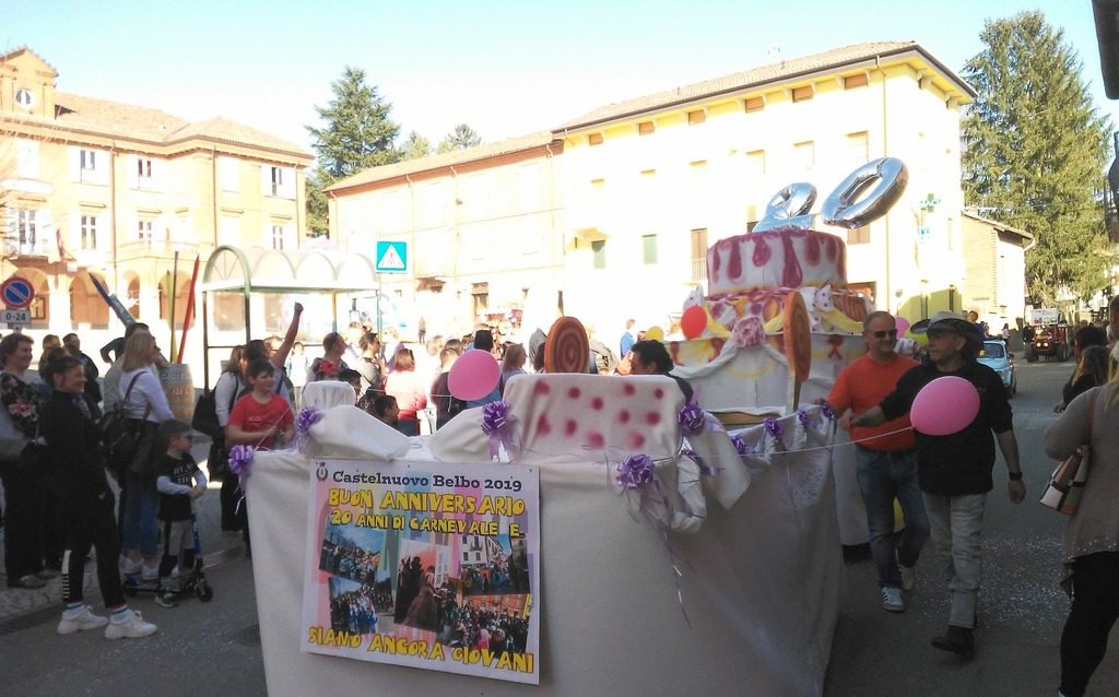 Castelnuovo Belbo un carnevale baciato dal sole