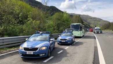 Autista di pullman con turisti a bordo, ubriaco