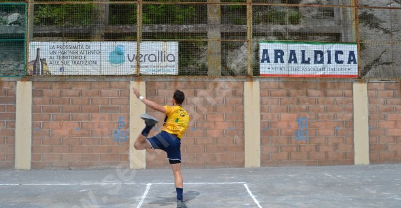 Pallapugno, l’Araldica Pro Spigno vince contro l’Acqua S. Bernardo Cuneo per 11 a 10