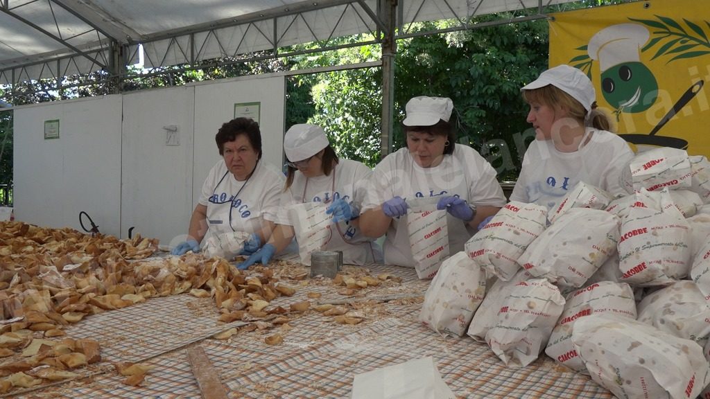 Visone: tanta gente in paese per la “Festa del Busìe”