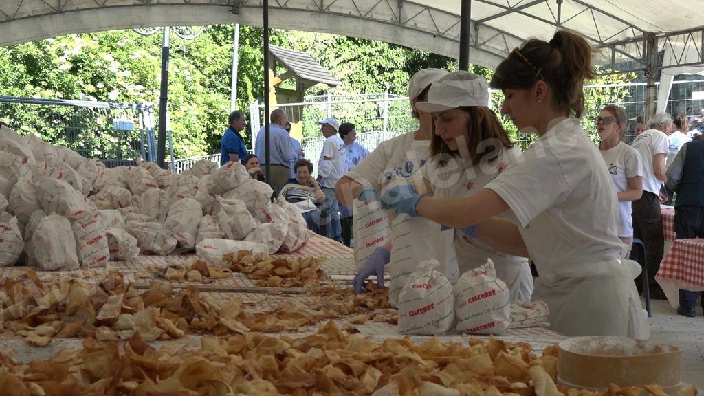 Visone: tanta gente in paese per la “Festa del Busìe”