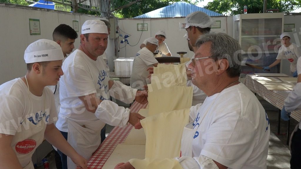 Visone: tanta gente in paese per la “Festa del Busìe”