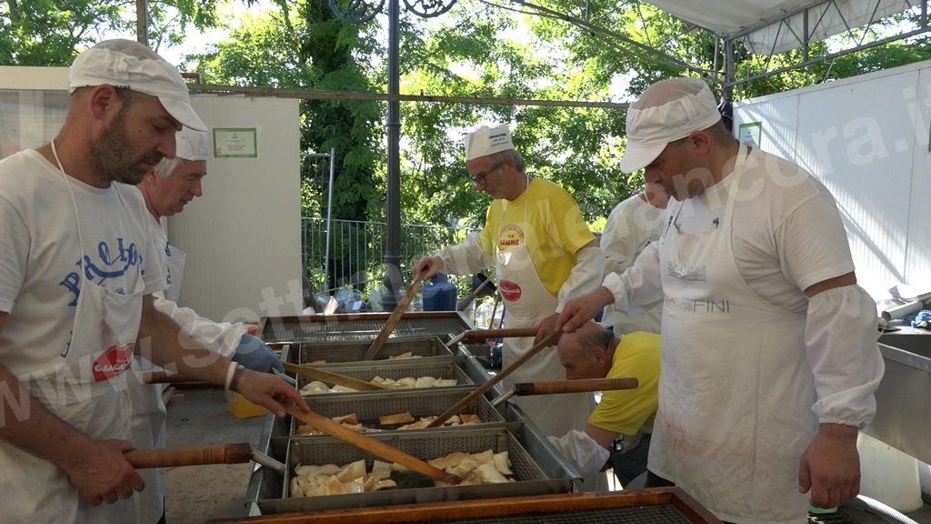 Visone: tanta gente in paese per la “Festa del Busìe”