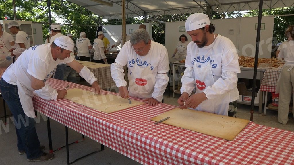 Visone: tanta gente in paese per la “Festa del Busìe”