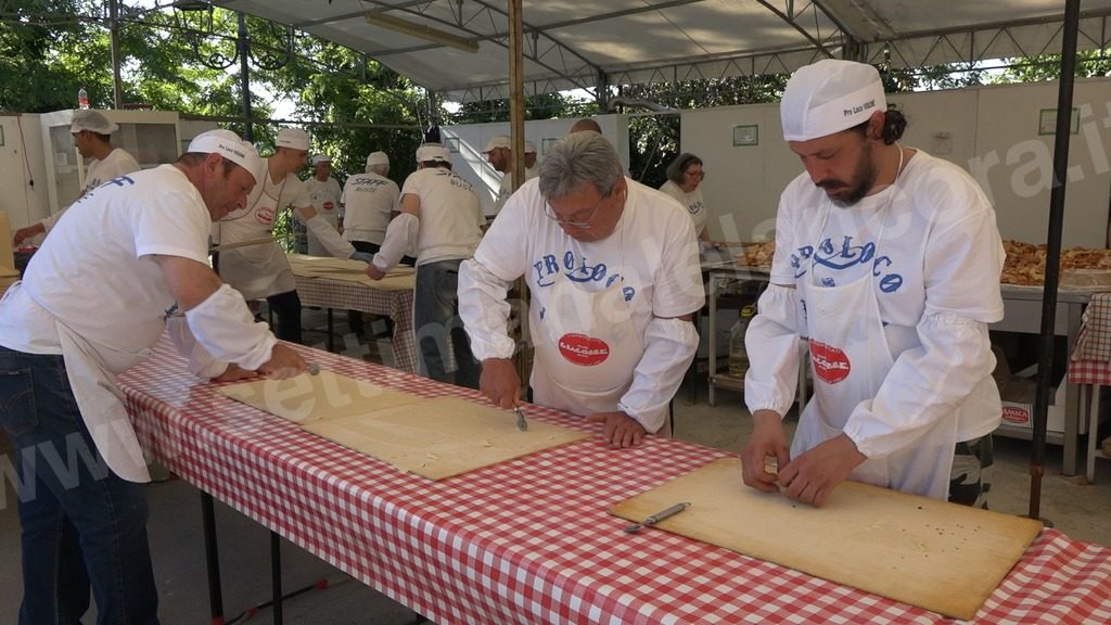 Visone: tanta gente in paese per la “Festa del Busìe”