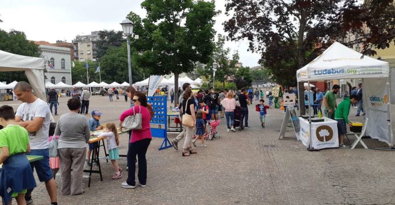 Il 15 e il 16 giugno con il Ludobus Legnogiocando piazza Della Vittoria si è trasformata in una grande ludoteca