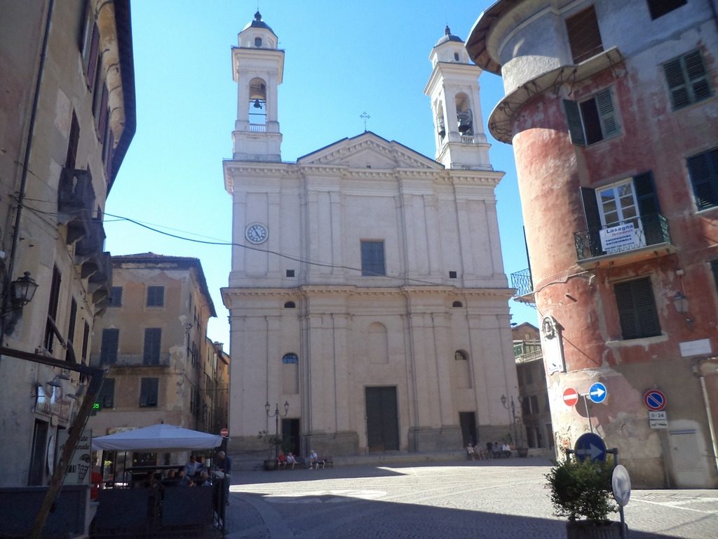 Ovada, piazza Assunta