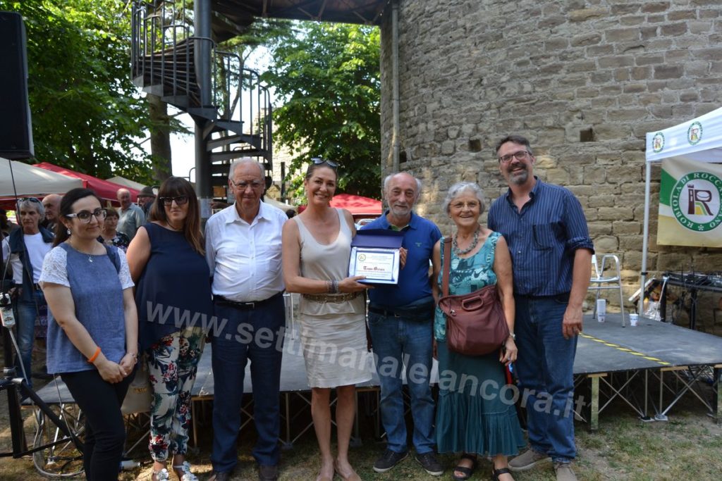 Tessa Gelisio cavaliere della Robiola dop di Roccaverano 2019