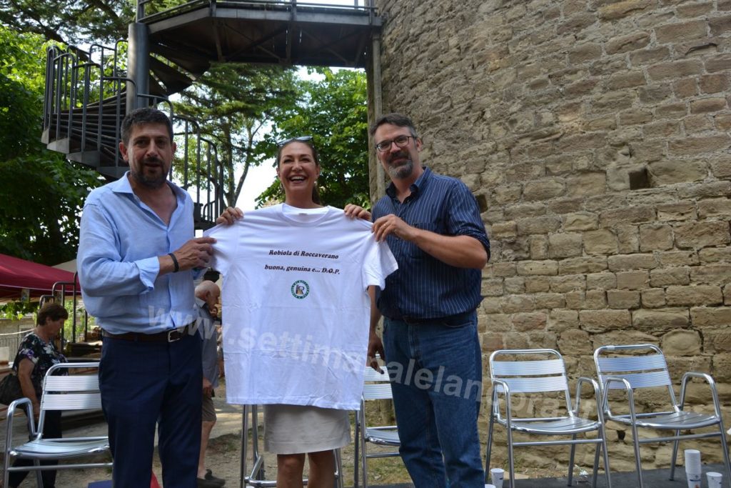 Tessa Gelisio cavaliere della Robiola dop di Roccaverano 2019