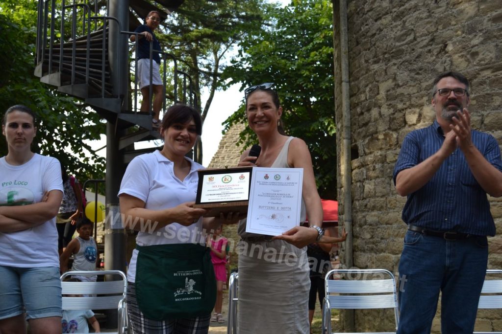 Tessa Gelisio cavaliere della Robiola dop di Roccaverano 2019