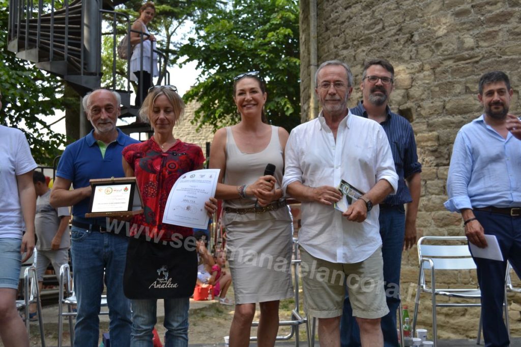 Tessa Gelisio cavaliere della Robiola dop di Roccaverano 2019