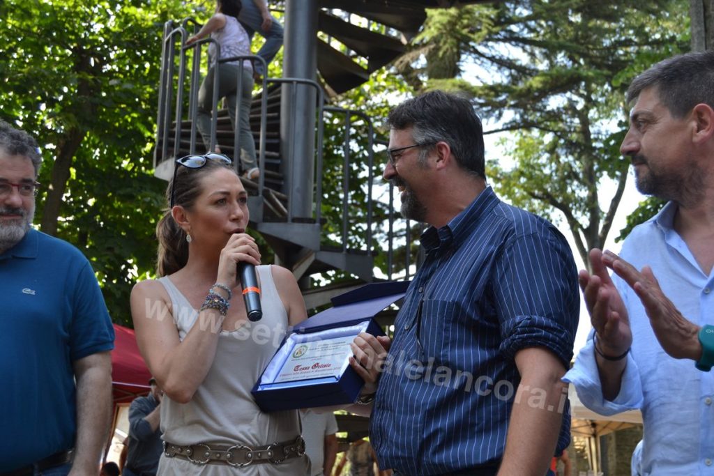 Tessa Gelisio cavaliere della Robiola dop di Roccaverano 2019