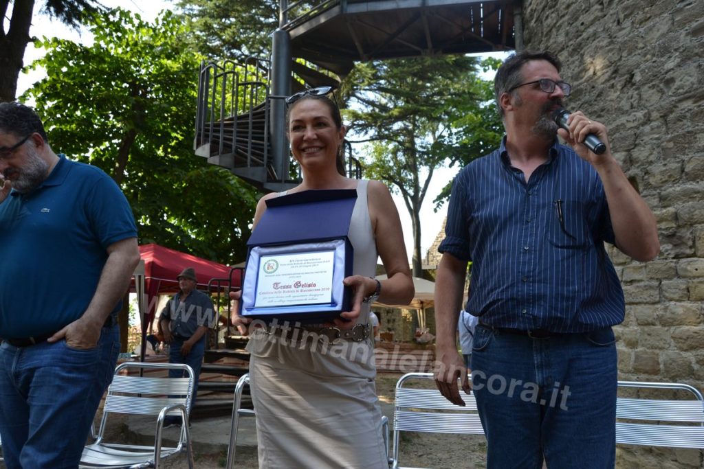 Tessa Gelisio cavaliere della Robiola dop di Roccaverano 2019