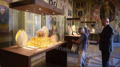 mostra in episcopio, le mitre