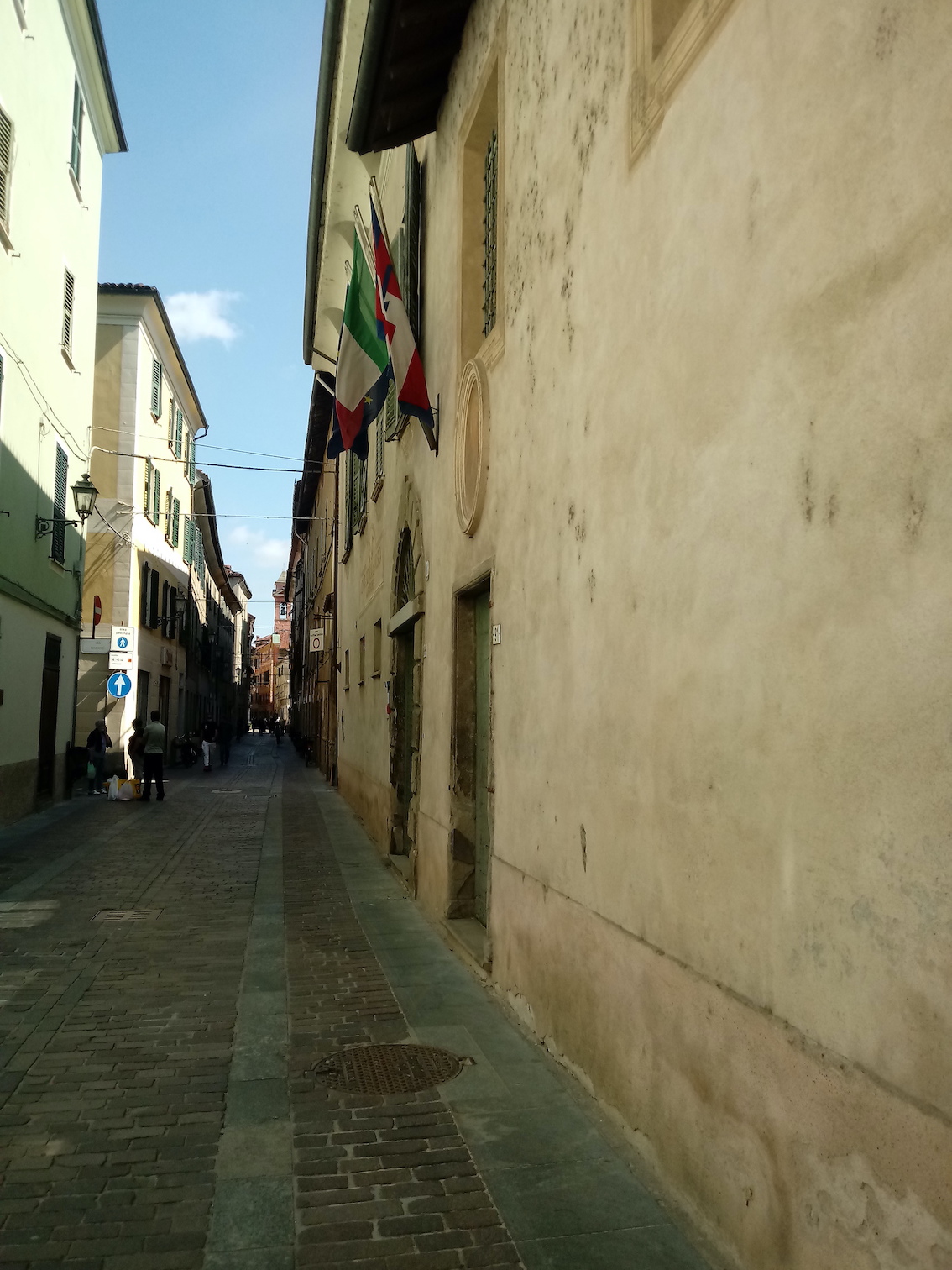 La zona a traffico limitato in via San Paolo scatta dalle ore 19 nei